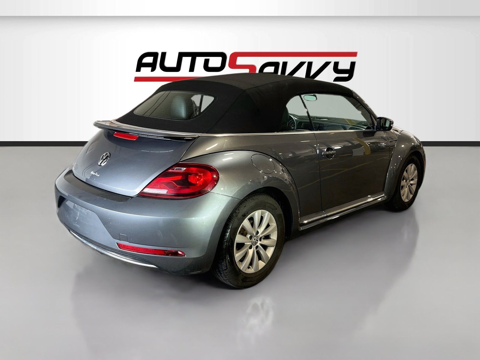 Used 2018 Volkswagen Beetle 2.0T S FWD image 7