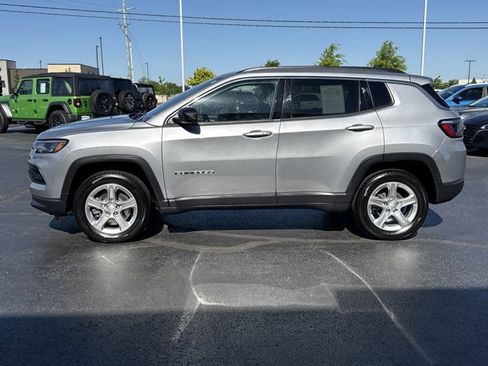 Used 2024 Jeep Compass Latitude w/ Altitude Special Edition AWD/4WD image 11