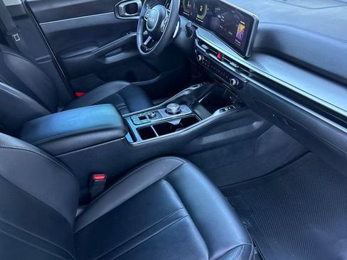 Certified 2025 Kia Sorento EX AWD/4WD image 22