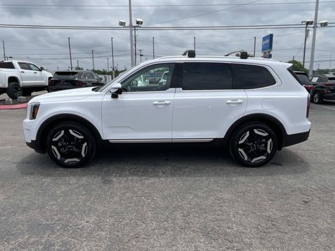 Used 2025 Kia Telluride EX w/ EX Captain's Chair Package AWD/4WD image 6