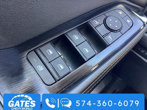 Used 2025 Nissan Rogue SV AWD/4WD image 21