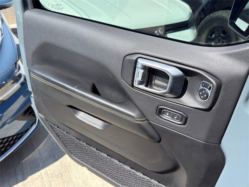 Used 2024 Jeep Wrangler Unlimited Sahara image 28