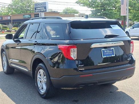 Certified 2023 Ford Explorer XLT image 4