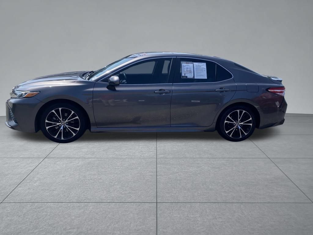 Used 2020 Toyota Camry SE FWD image 4