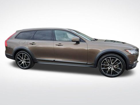 Used 2018 Volvo V90 T6 Cross Country w/ Convenience Package image 6