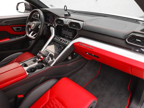 Used 2020 Lamborghini Urus AWD/4WD image 23