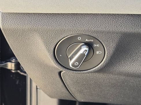 New 2026 Volkswagen Jetta SE FWD image 25