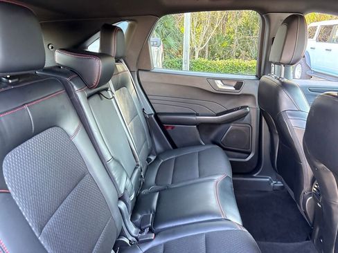 Used 2025 Ford Escape ST-Line Elite image 28
