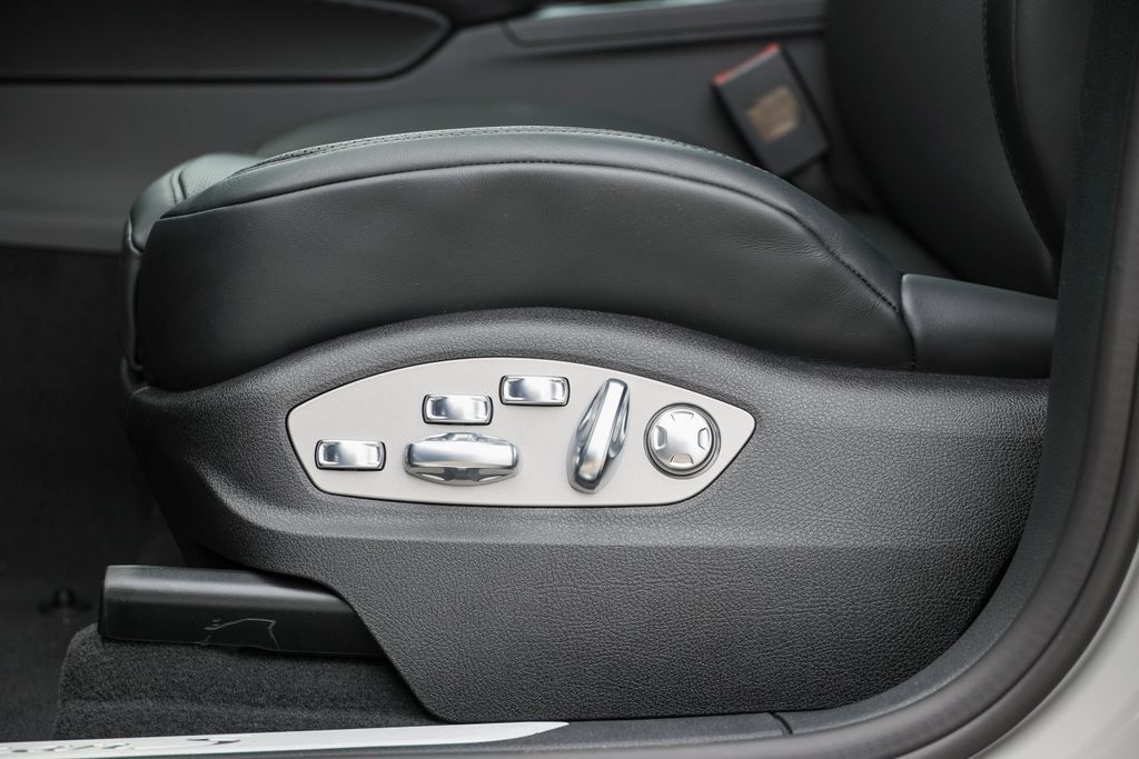 New 2026 Porsche Macan S AWD/4WD image 40
