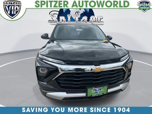 Used 2025 Chevrolet TrailBlazer LT AWD/4WD image 2