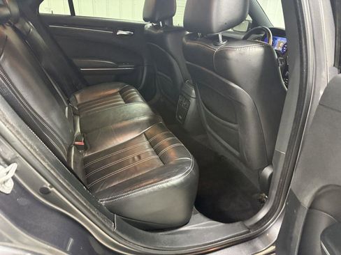 Used 2018 Chrysler 300 S w/ Safetytec Plus Group image 26