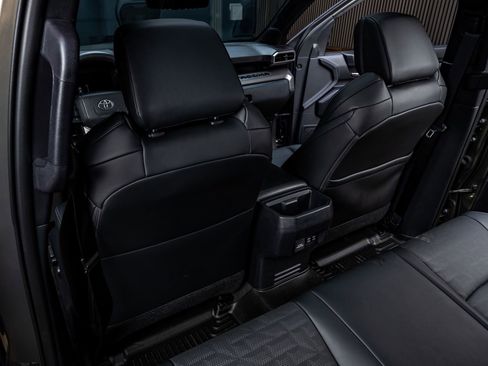 Used 2024 Toyota Tacoma TRD Off-Road w/ TRD Off Road Premium Package image 32