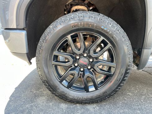 Used 2021 GMC Sierra 1500 Elevation w/ X31 Off-Road Package AWD/4WD image 10
