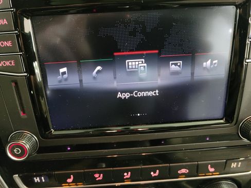 Used 2017 Volkswagen Passat 1.8T SE image 23