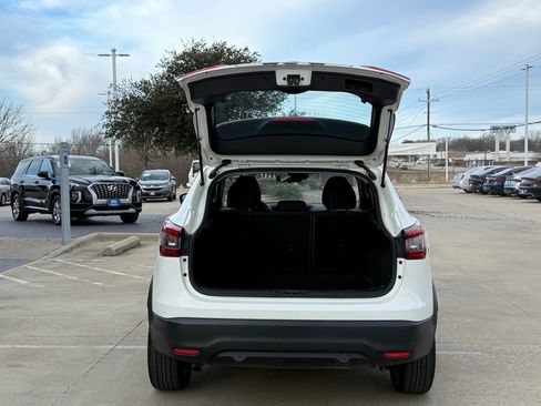 Used 2021 Nissan Rogue Sport S image 5