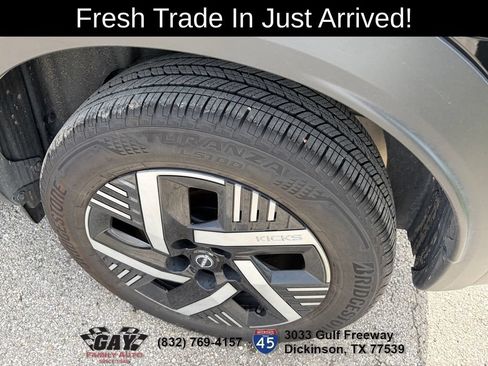 Used 2025 Nissan Kicks SV w/ Charging Package FWD image 6