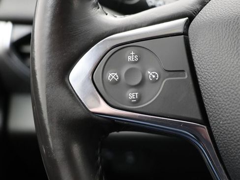 Used 2020 Chevrolet Traverse LT image 19