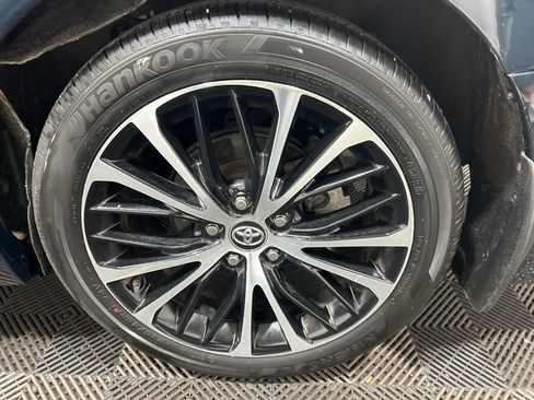 Used 2019 Toyota Camry SE image 30