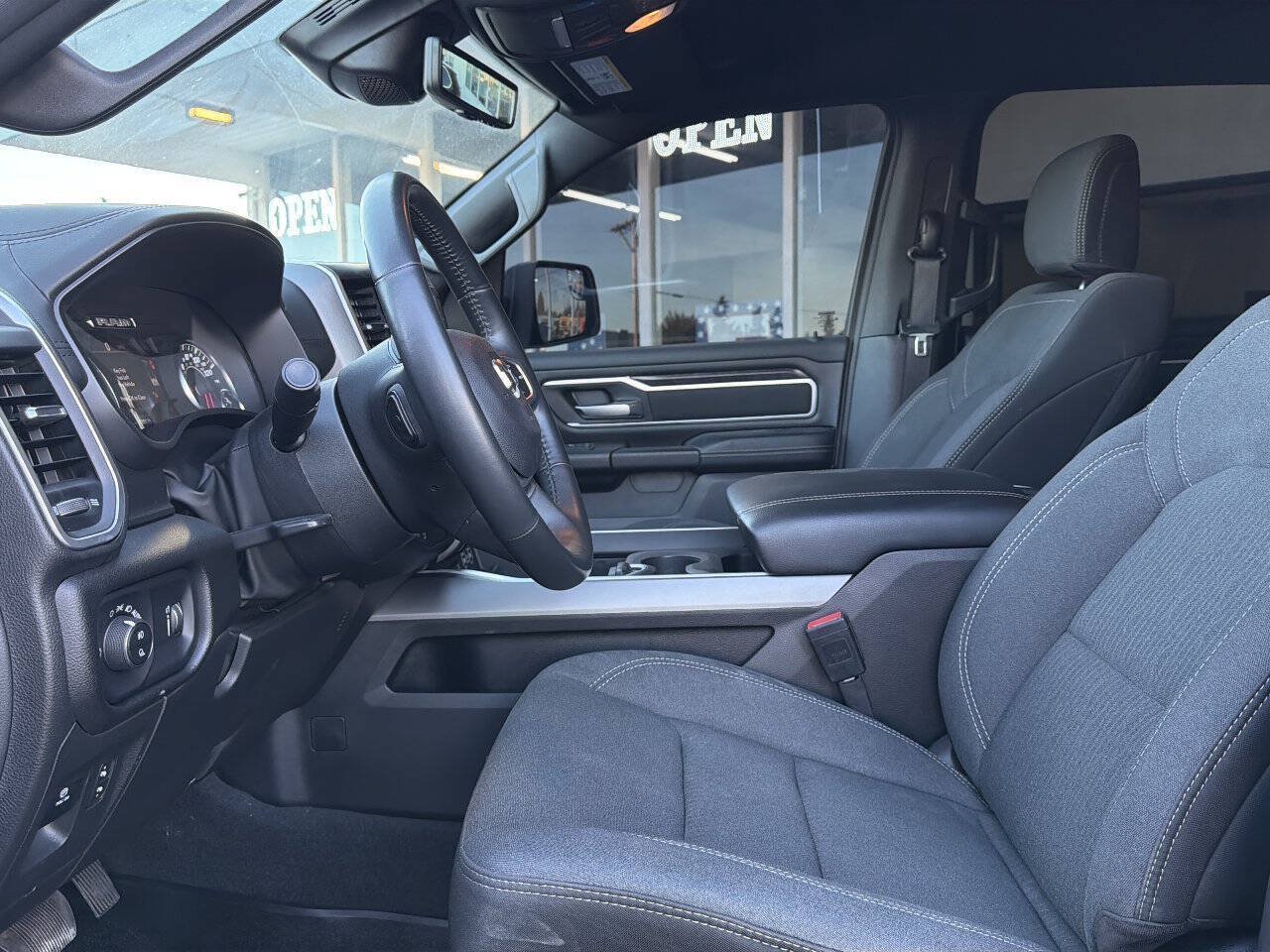 Used 2023 RAM 1500 Big Horn AWD/4WD image 29