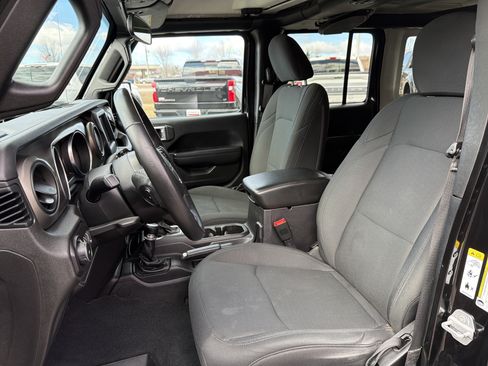 Used 2018 Jeep Wrangler Unlimited Sport S AWD/4WD image 9