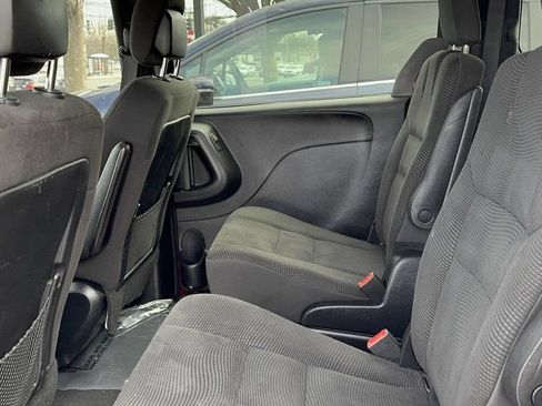 Used 2020 Dodge Grand Caravan SE FWD image 23