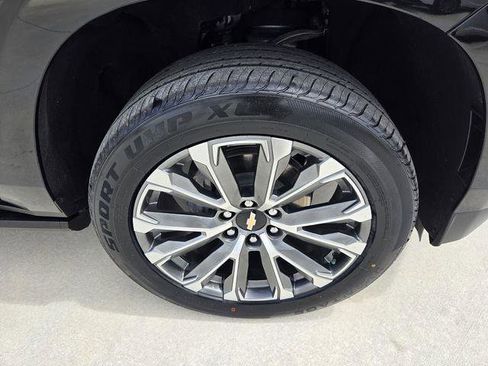 Used 2025 Chevrolet Tahoe High Country AWD/4WD image 18