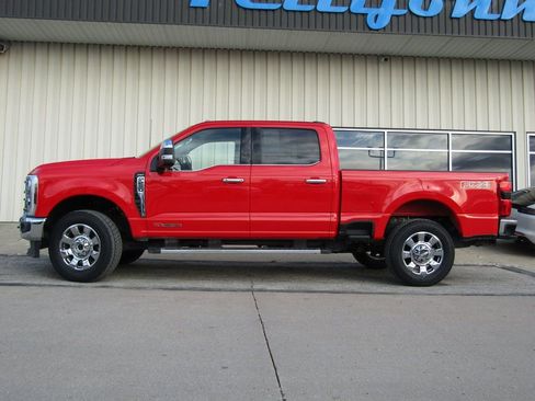 Used 2025 Ford F250 Lariat w/ Chrome Package image 11
