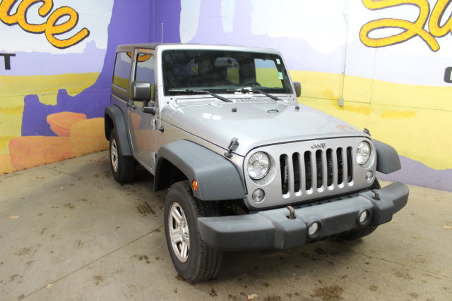 Used 2016 Jeep Wrangler Sport AWD/4WD image 2