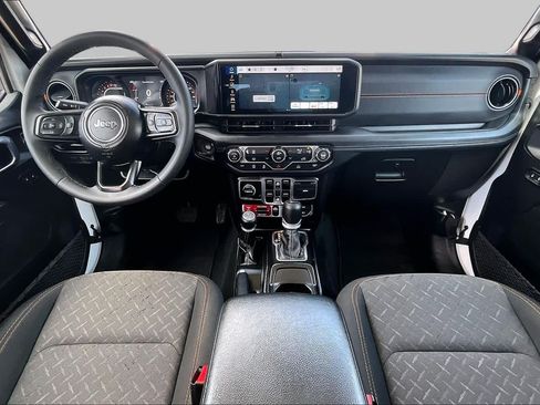 Used 2026 Jeep Gladiator Mojave AWD/4WD image 14