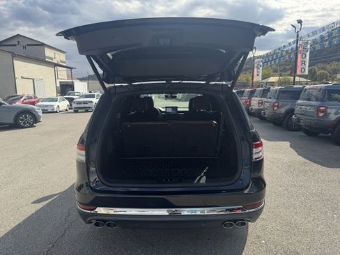 Used 2022 Lincoln Aviator Reserve w/ Elements Package Plus image 8