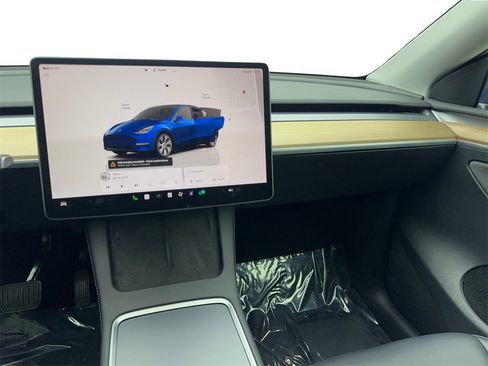 Used 2023 Tesla Model Y 2WD image 53