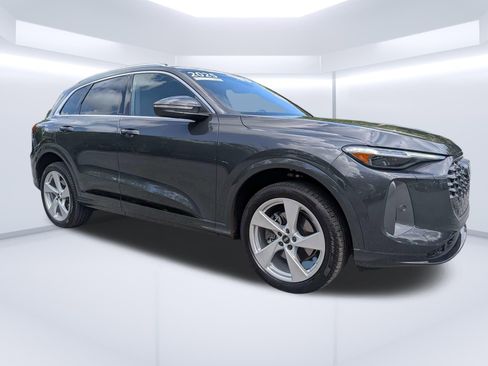 Certified 2025 Audi Q5 Premium Plus AWD/4WD image 1