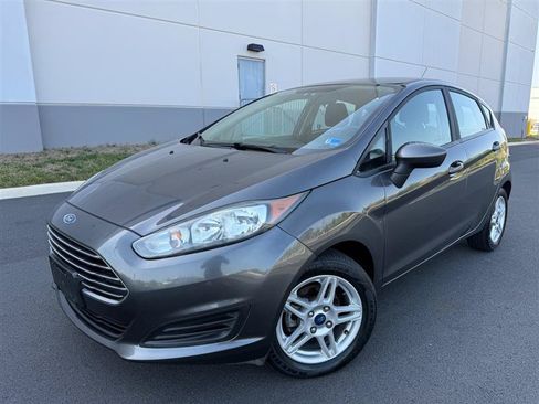 Used 2019 Ford Fiesta SE FWD image 1