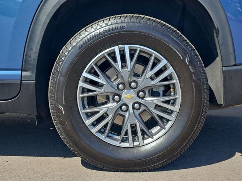 Used 2025 Chevrolet Traverse LT w/ Driver Confidence Package FWD image 30