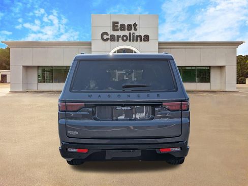 Certified 2024 Jeep Wagoneer L Series II AWD/4WD image 4