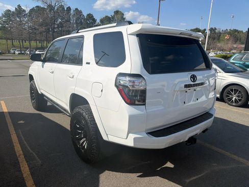 Used 2024 Toyota 4Runner SR5 Premium w/ Moonroof Package image 9