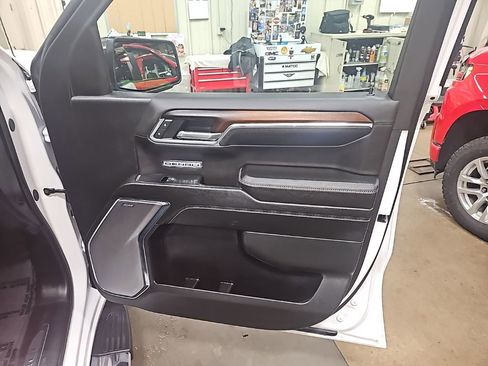 Used 2024 GMC Sierra 1500 Denali w/ Technology Package image 33