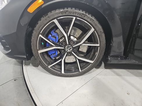 Used 2024 Volkswagen Golf R image 27