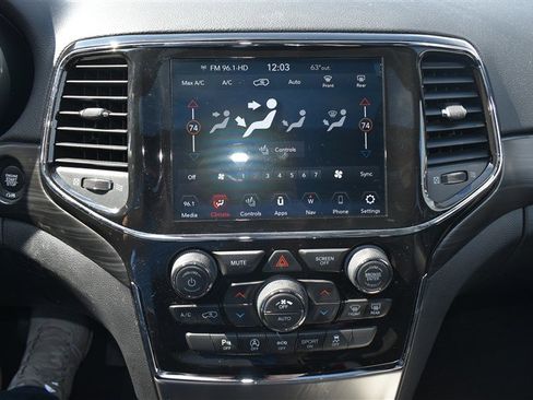 Used 2022 Jeep Grand Cherokee Laredo X image 17