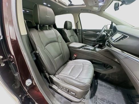 Used 2021 Buick Enclave Avenir w/ Avenir Technology Package FWD image 31