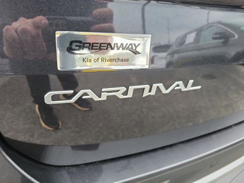 Certified 2024 Kia Carnival LX image 10