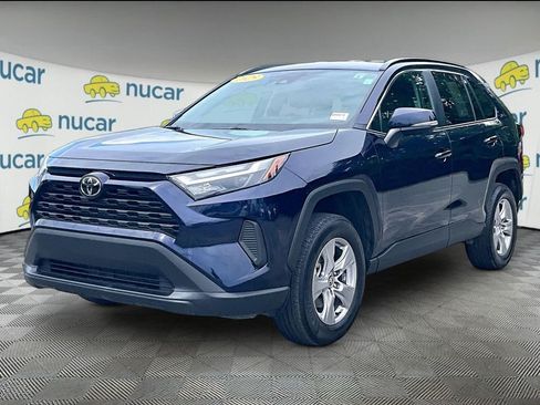 Used 2025 Toyota RAV4 XLE AWD/4WD image 3