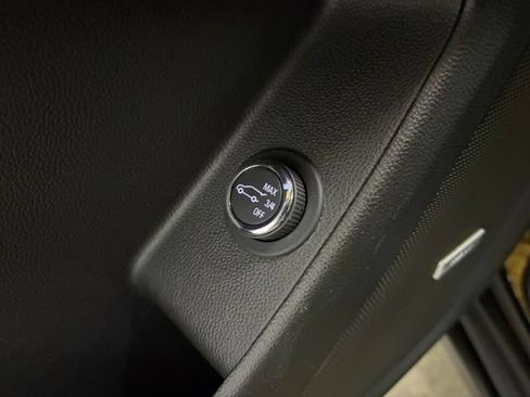 Used 2022 Chevrolet Traverse RS AWD/4WD image 38