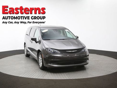 Used 2023 Chrysler Voyager LX image 51