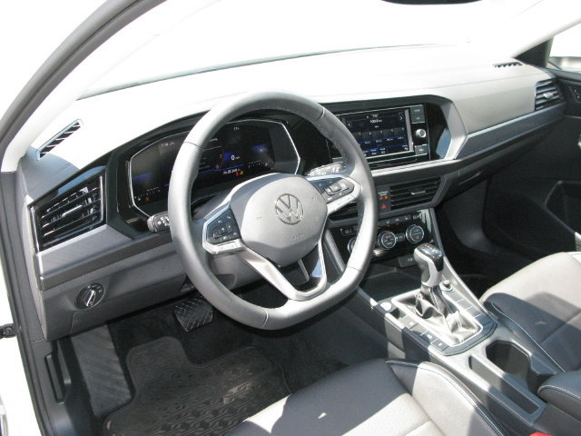 Used 2023 Volkswagen Jetta SE w/ Panoramic Sunroof Package FWD image 12