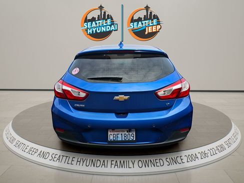 Used 2018 Chevrolet Cruze LT w/ Convenience Package FWD image 5