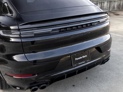Certified 2025 Porsche Cayenne GTS image 21