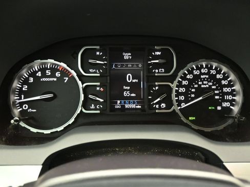 Used 2018 Toyota Tundra Platinum AWD/4WD image 18