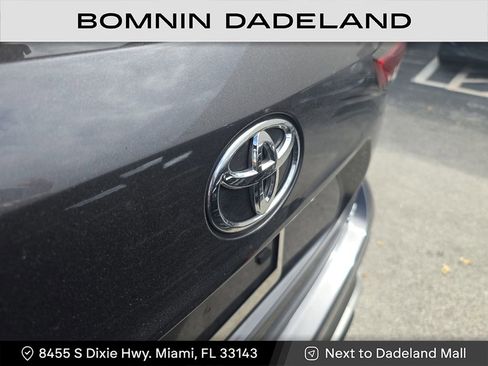 Used 2022 Toyota Highlander XSE image 6