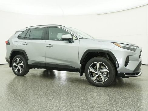 New 2025 Toyota RAV4 SE image 28